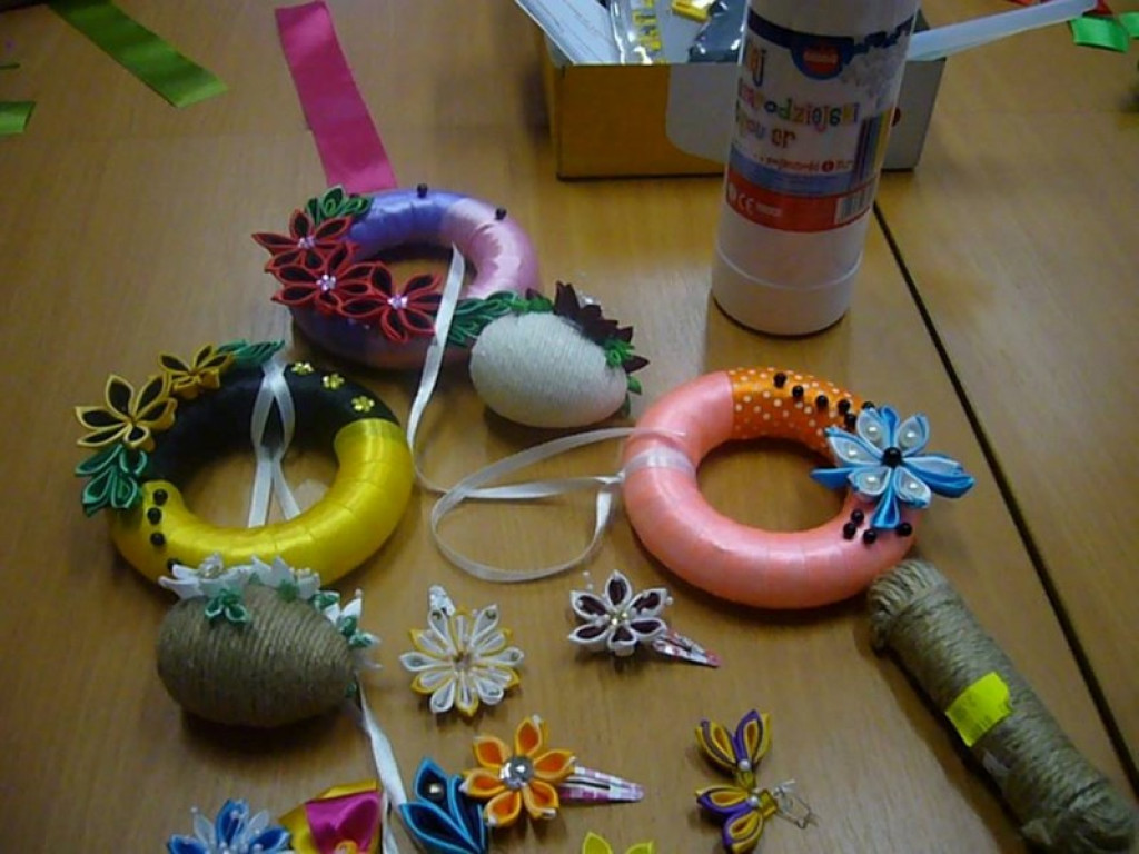 Wielkanocne warsztaty rękodzieła w grodkowskiej bibliotece