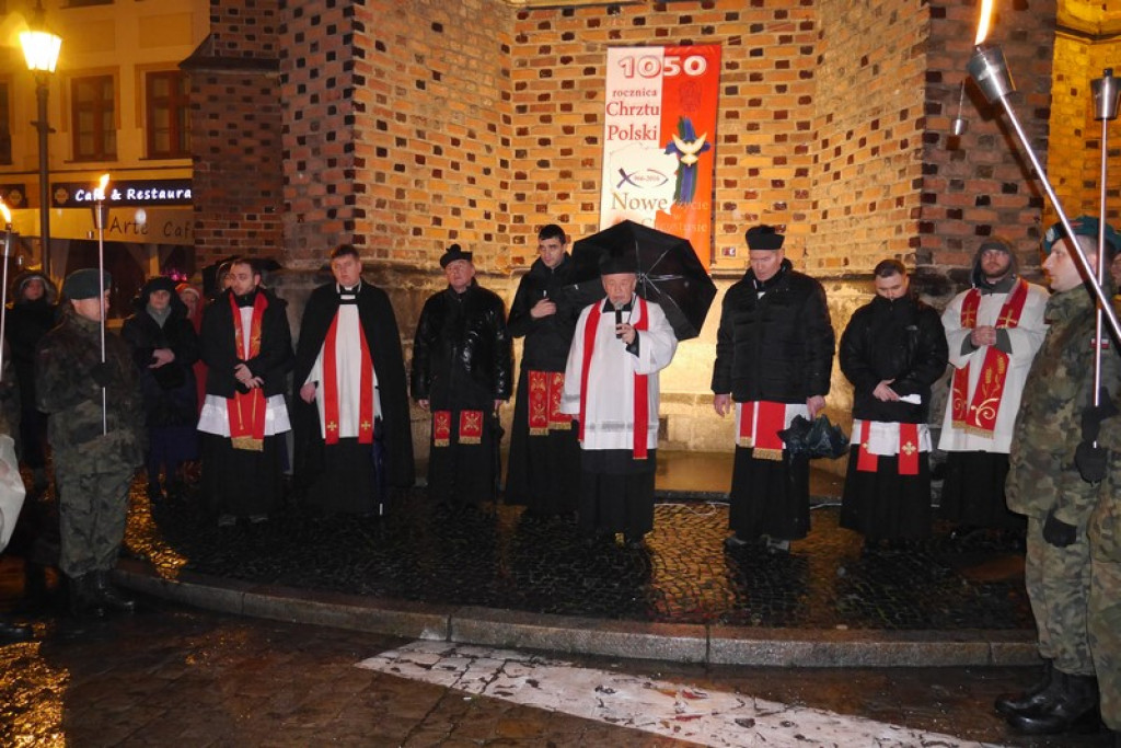 XVI Droga Krzyżowa w Brzegu [fotorelacja]