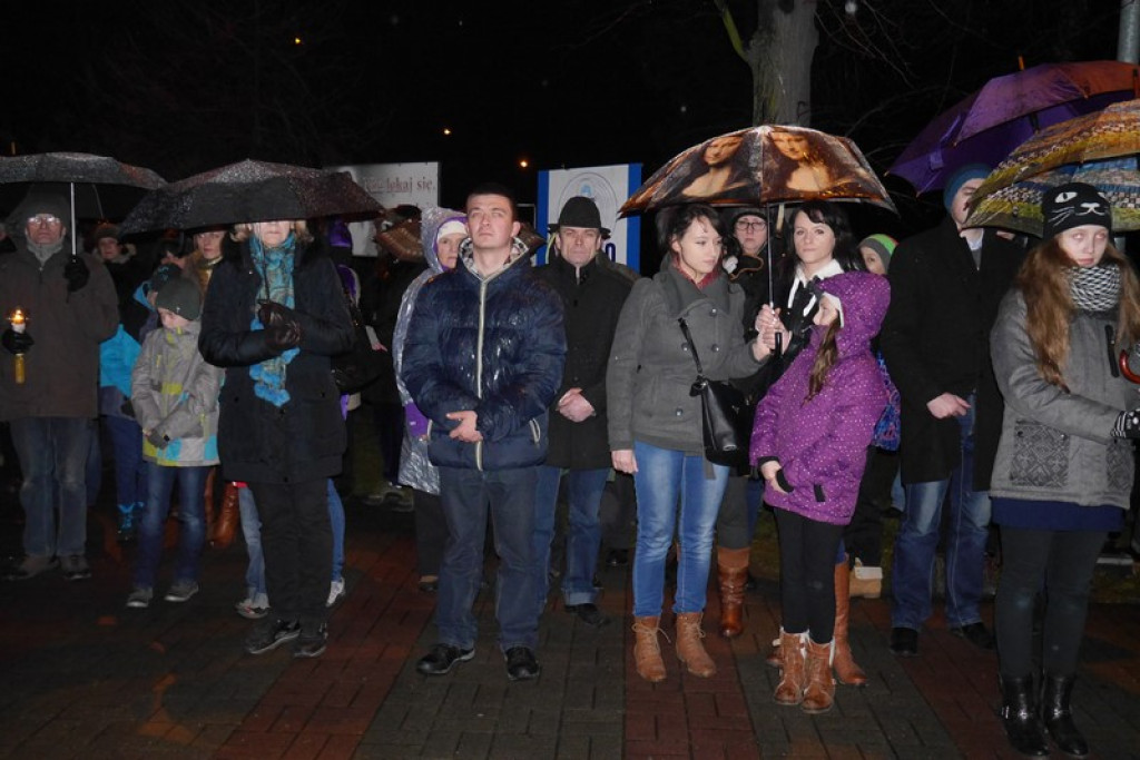 XVI Droga Krzyżowa w Brzegu [fotorelacja]