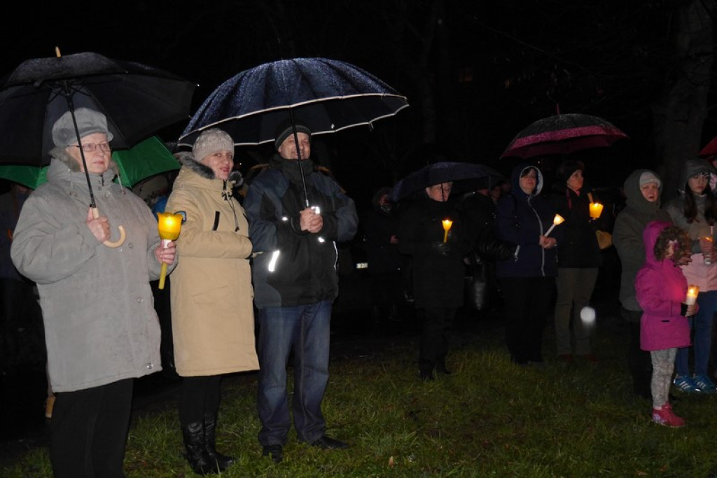 XVI Droga Krzyżowa w Brzegu [fotorelacja]