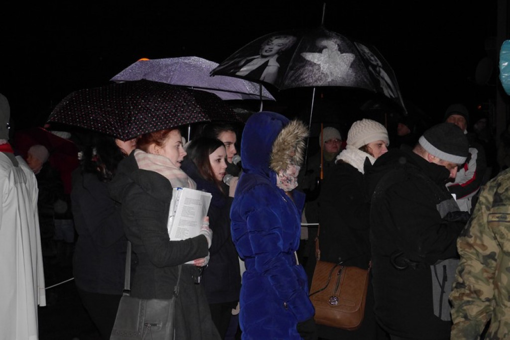 XVI Droga Krzyżowa w Brzegu [fotorelacja]