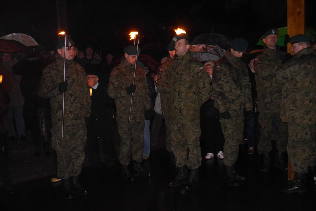 XVI Droga Krzyżowa w Brzegu [fotorelacja]