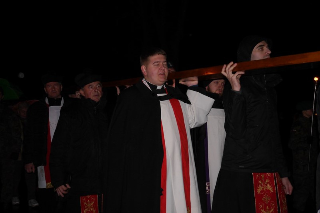 XVI Droga Krzyżowa w Brzegu [fotorelacja]