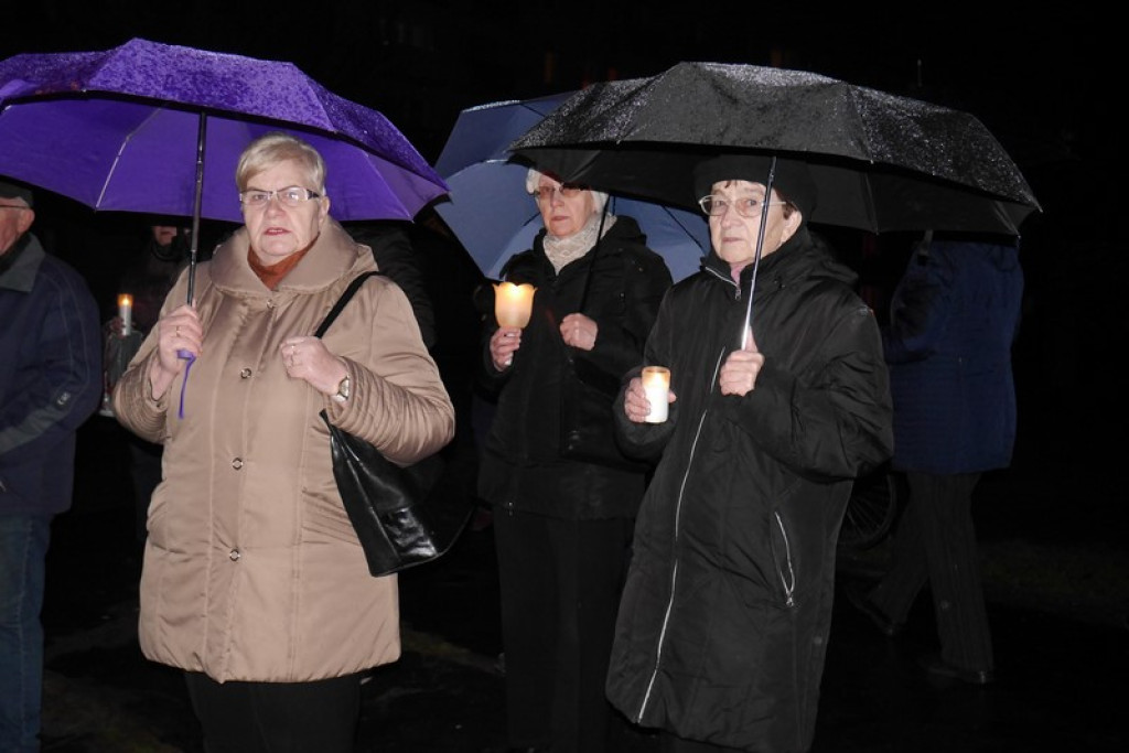 XVI Droga Krzyżowa w Brzegu [fotorelacja]