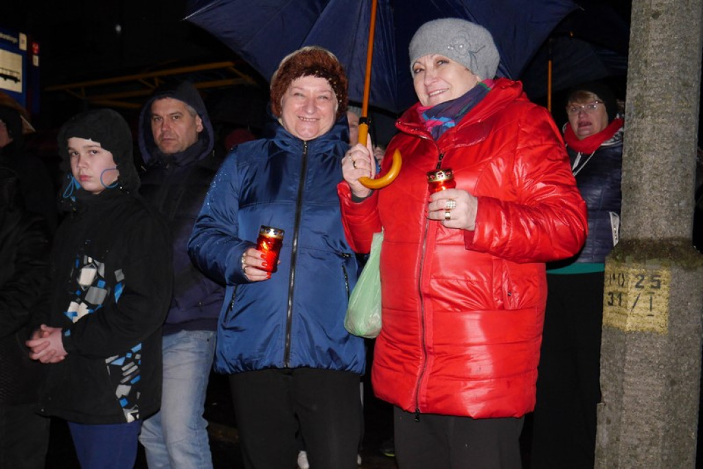 XVI Droga Krzyżowa w Brzegu [fotorelacja]