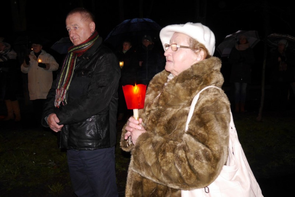 XVI Droga Krzyżowa w Brzegu [fotorelacja]