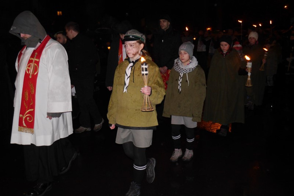 XVI Droga Krzyżowa w Brzegu [fotorelacja]