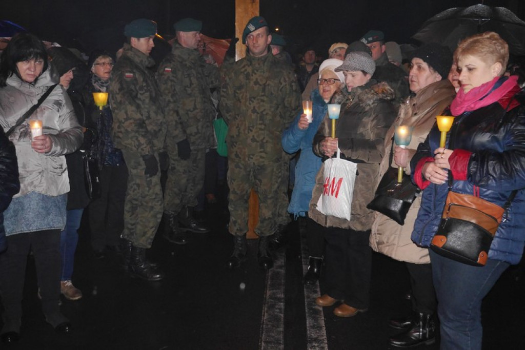 XVI Droga Krzyżowa w Brzegu [fotorelacja]