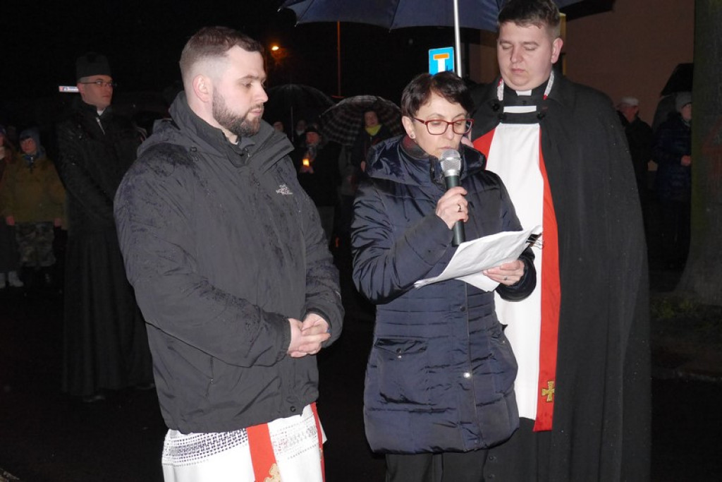 XVI Droga Krzyżowa w Brzegu [fotorelacja]