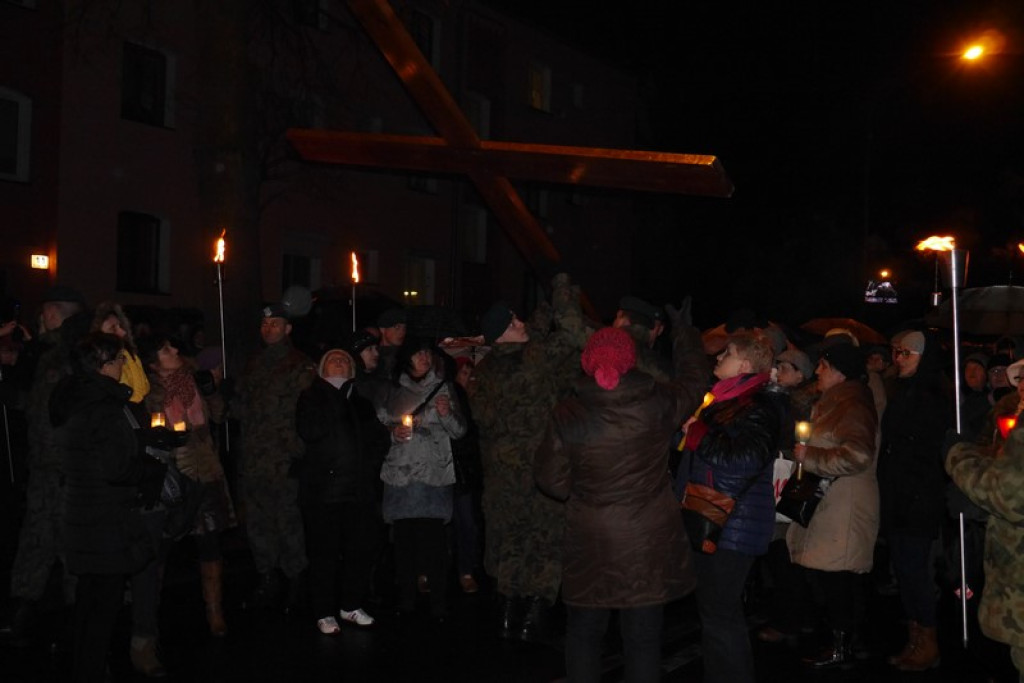 XVI Droga Krzyżowa w Brzegu [fotorelacja]