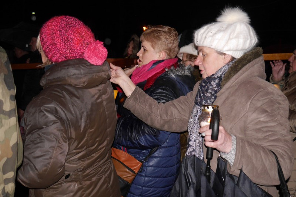 XVI Droga Krzyżowa w Brzegu [fotorelacja]