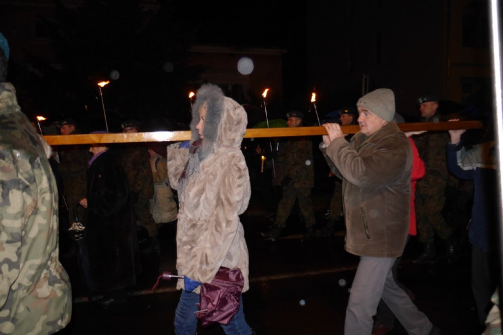 XVI Droga Krzyżowa w Brzegu [fotorelacja]