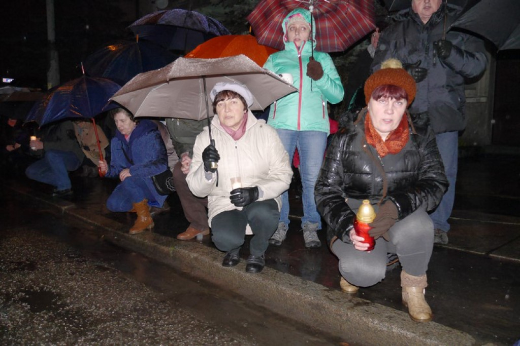 XVI Droga Krzyżowa w Brzegu [fotorelacja]