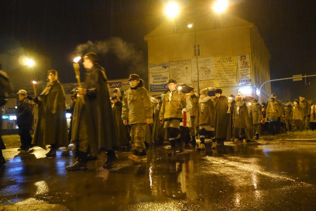 XVI Droga Krzyżowa w Brzegu [fotorelacja]