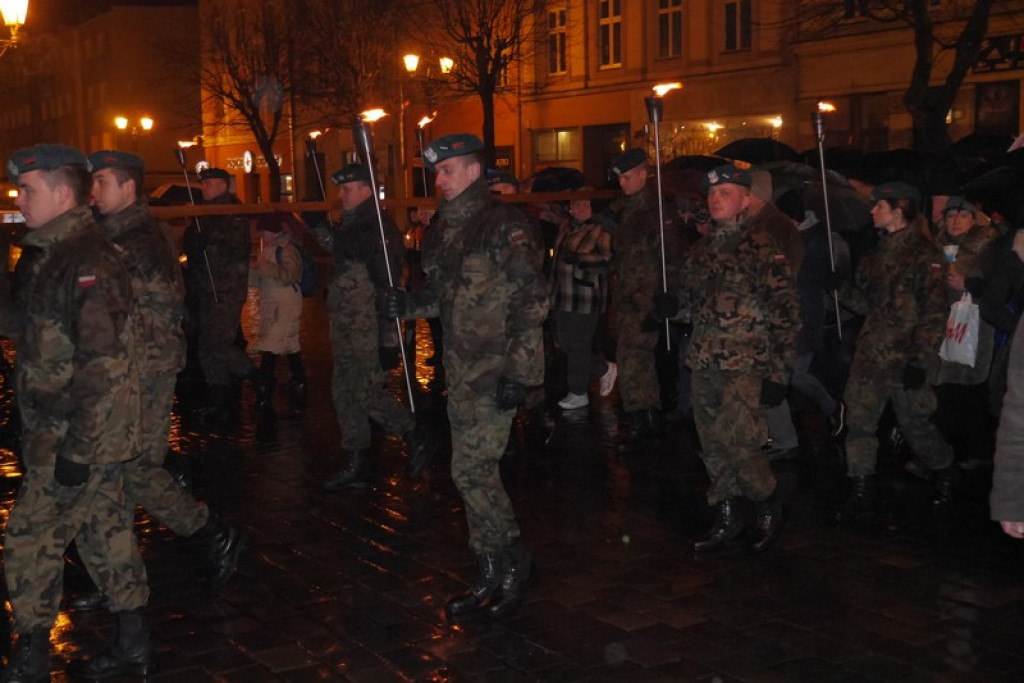 XVI Droga Krzyżowa w Brzegu [fotorelacja]