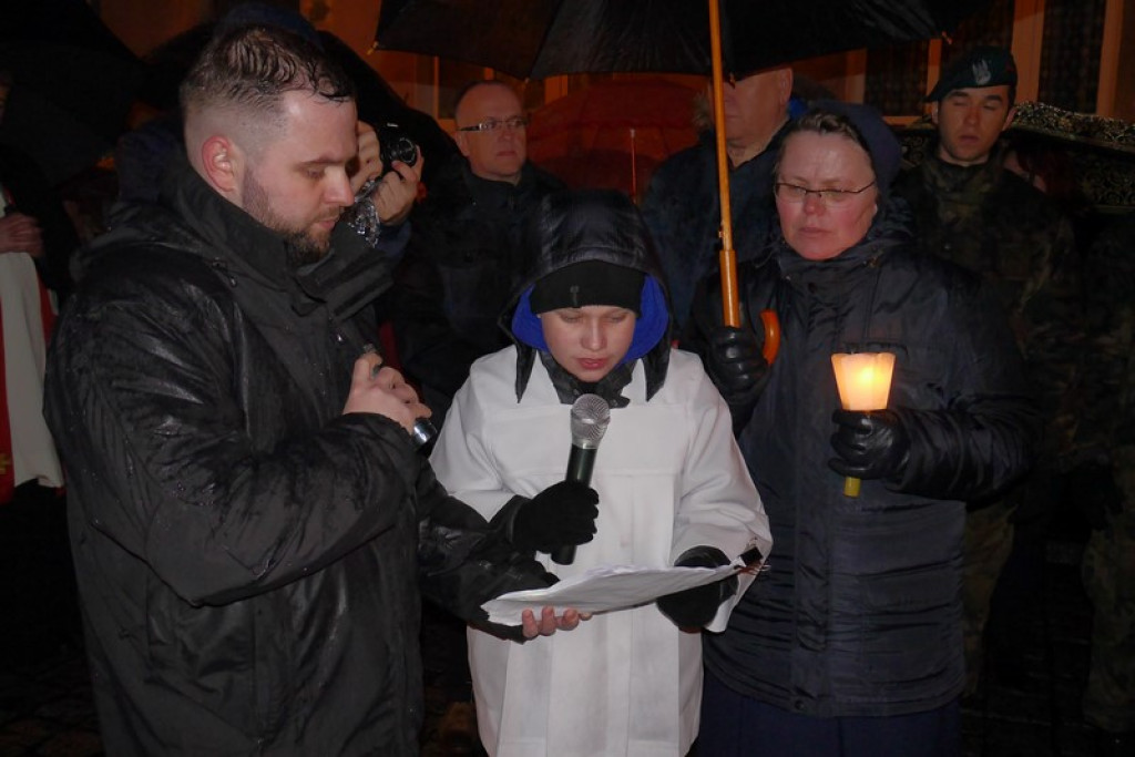 XVI Droga Krzyżowa w Brzegu [fotorelacja]