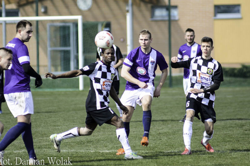 Bezbramkowy remis LZS Starowice z OKS Olesno w meczu IV Ligi