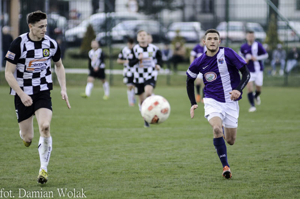 Bezbramkowy remis LZS Starowice z OKS Olesno w meczu IV Ligi