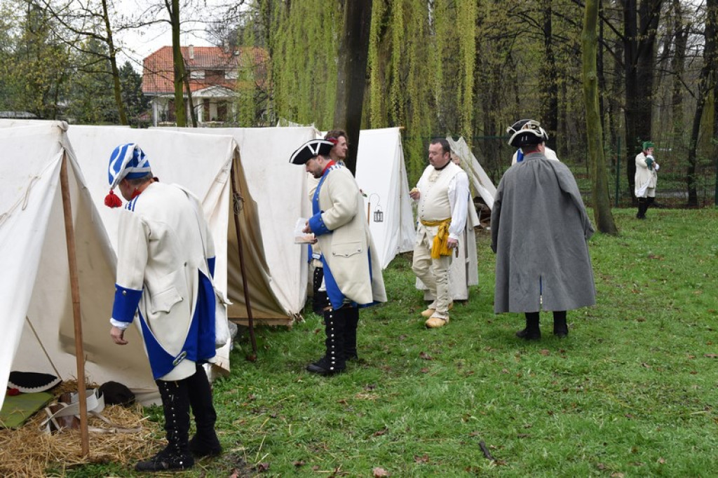 Obozowisko wojsk rekonstrukcyjnych w Brzegu [zdjęcia]