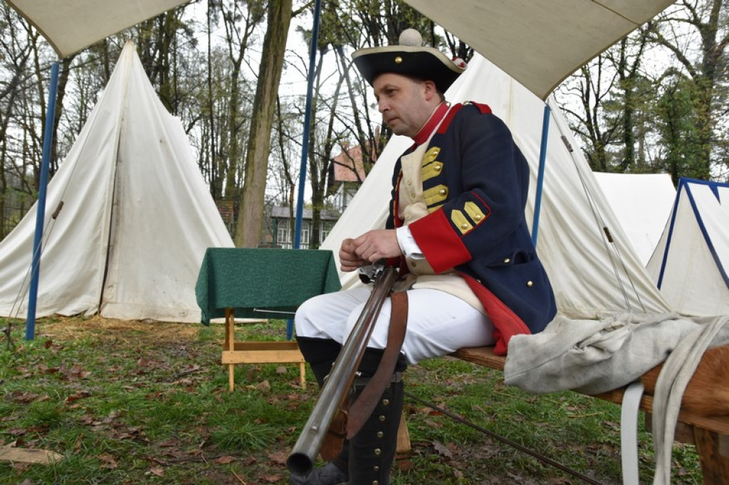 Obozowisko wojsk rekonstrukcyjnych w Brzegu [zdjęcia]