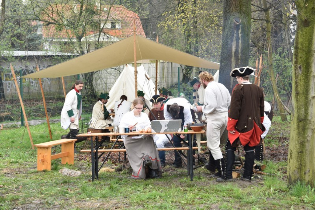 Obozowisko wojsk rekonstrukcyjnych w Brzegu [zdjęcia]
