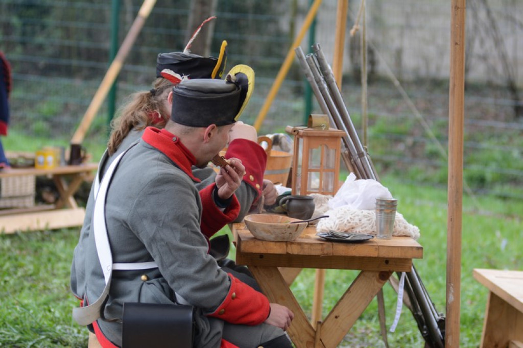 Obozowisko wojsk rekonstrukcyjnych w Brzegu [zdjęcia]