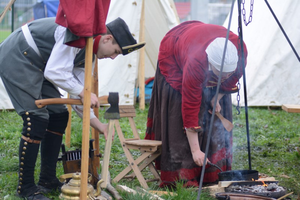 Obozowisko wojsk rekonstrukcyjnych w Brzegu [zdjęcia]