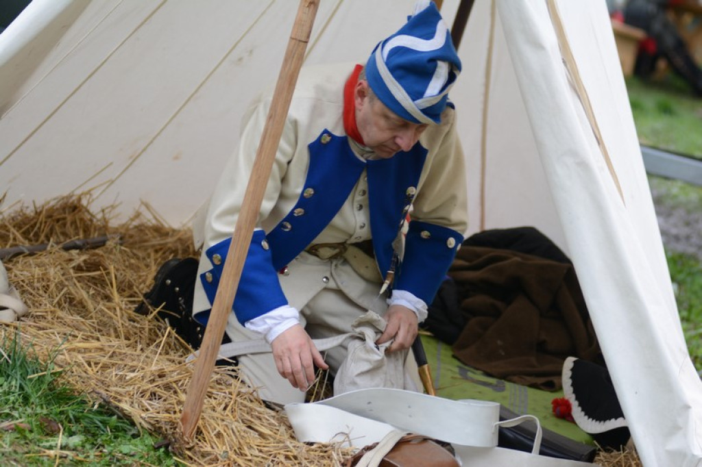 Obozowisko wojsk rekonstrukcyjnych w Brzegu [zdjęcia]