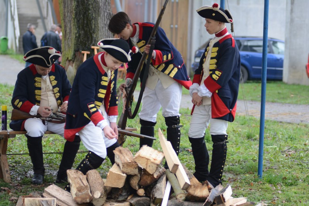Obozowisko wojsk rekonstrukcyjnych w Brzegu [zdjęcia]