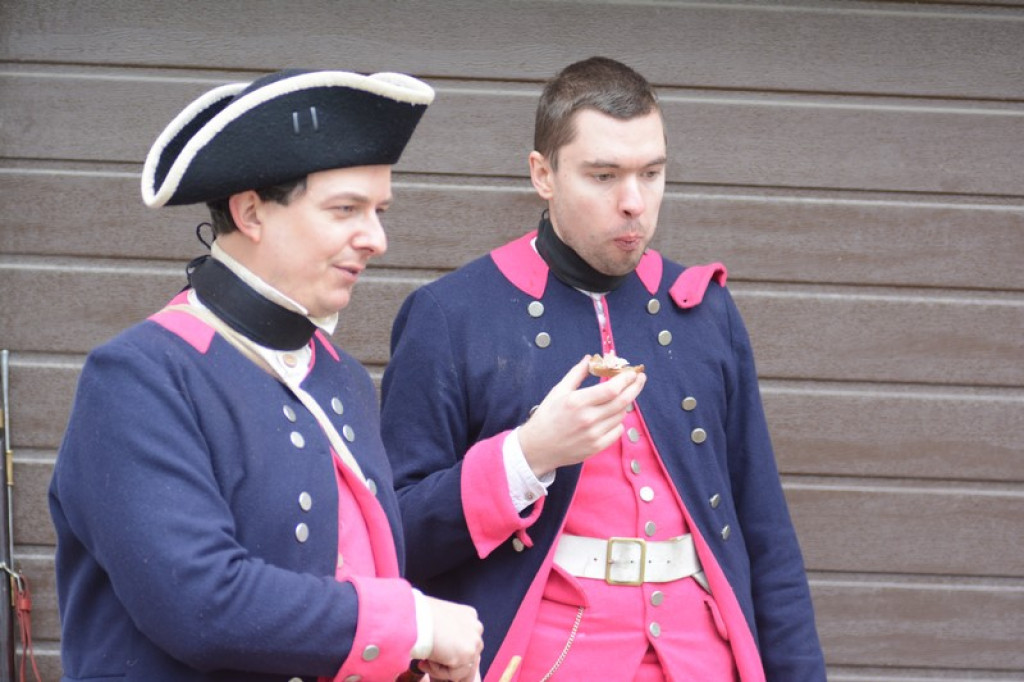 Obozowisko wojsk rekonstrukcyjnych w Brzegu [zdjęcia]