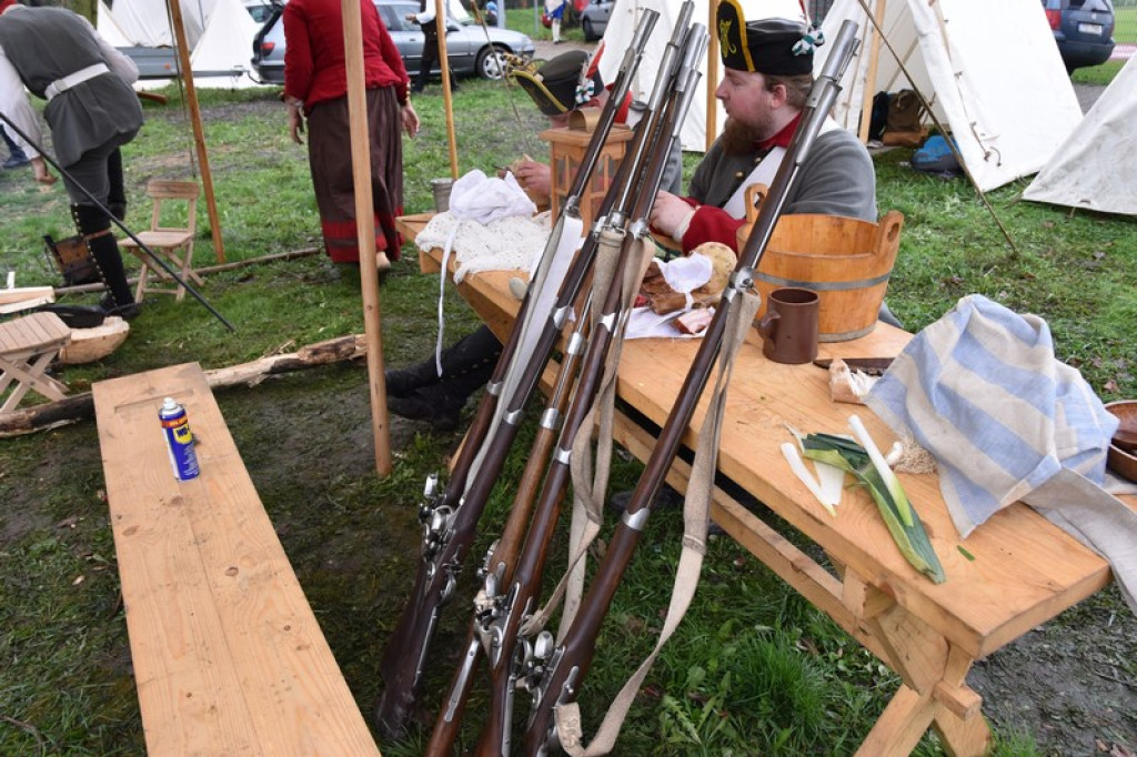 Obozowisko wojsk rekonstrukcyjnych w Brzegu [zdjęcia]