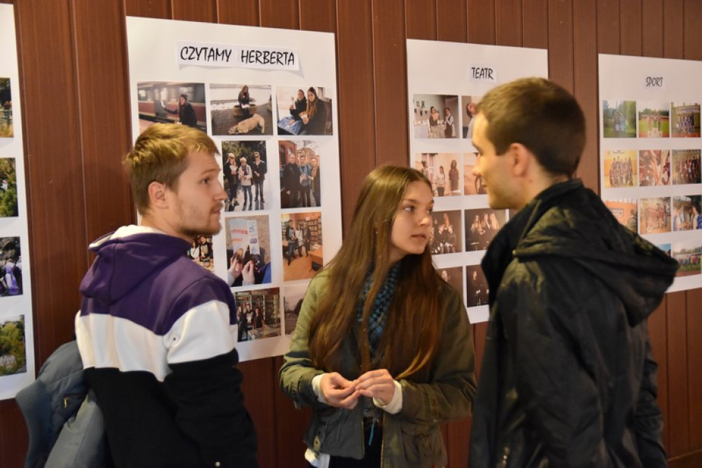 Obchody 25-lecia II LO w Brzegu - Podróż sentymentalna przez ćwierćwiecze