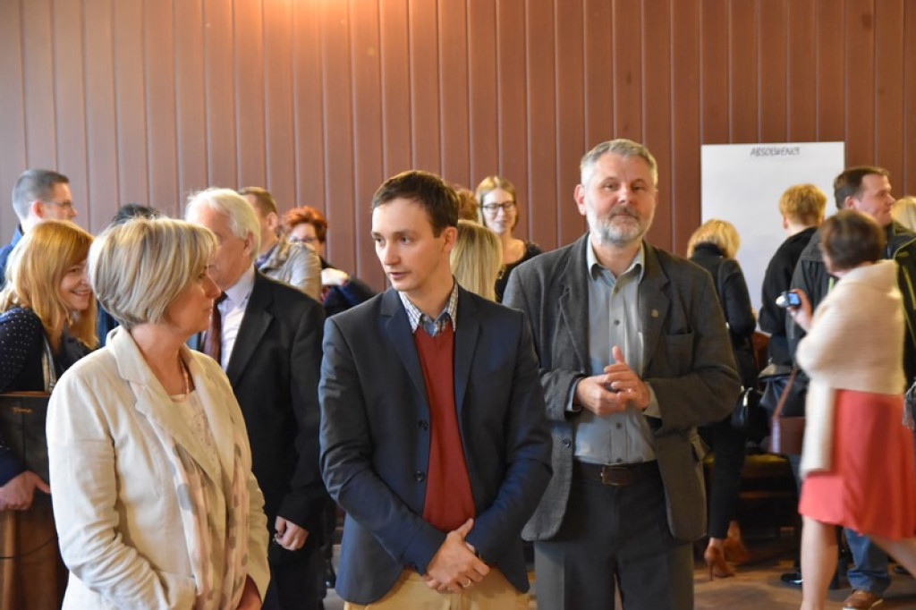 Obchody 25-lecia II LO w Brzegu - Podróż sentymentalna przez ćwierćwiecze