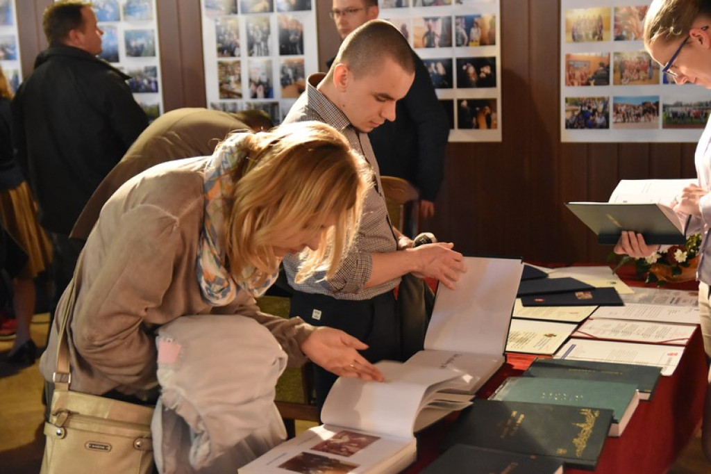 Obchody 25-lecia II LO w Brzegu - Podróż sentymentalna przez ćwierćwiecze