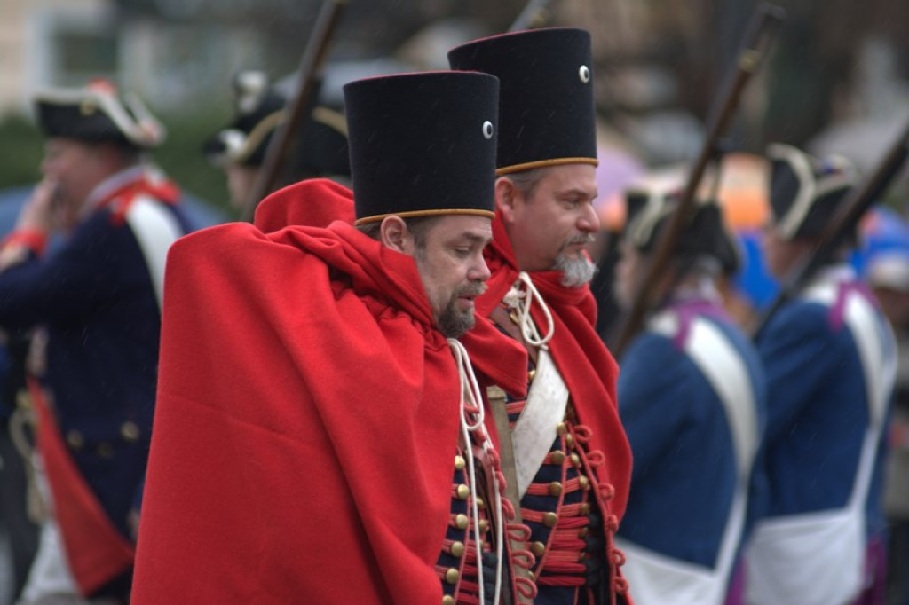 Apel, defilada i rekonstrukcja oblężenia twierdzy Brzeg [galeria zdjęć + wideo]