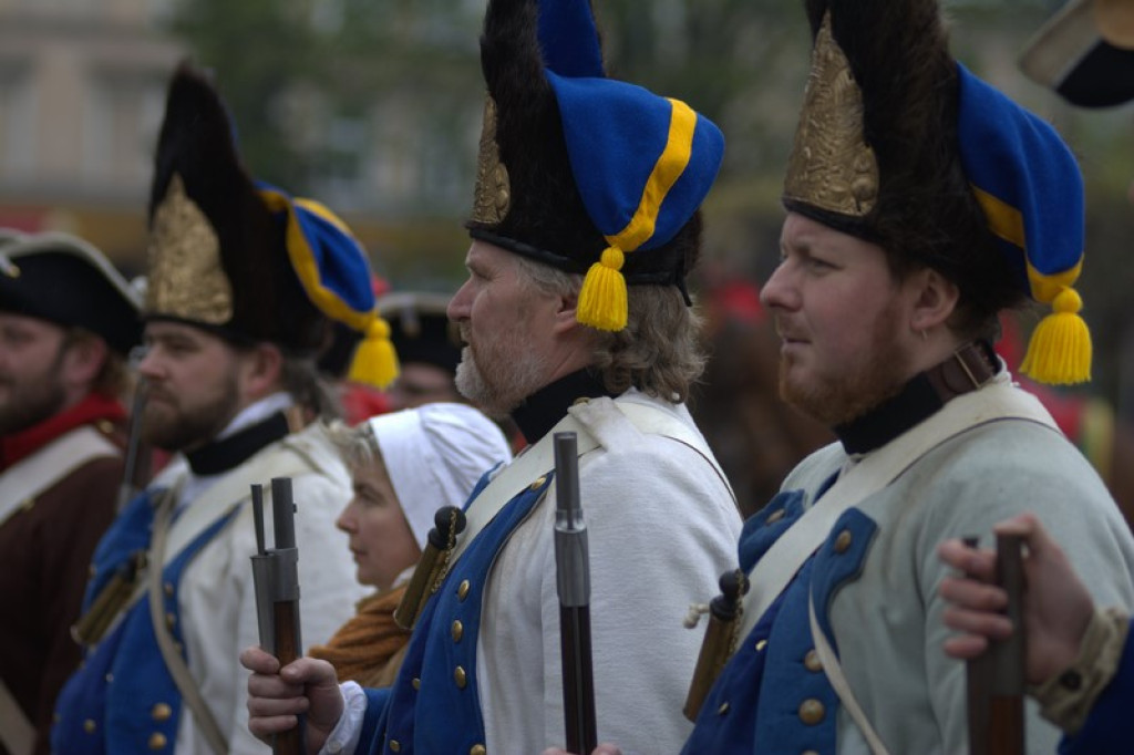 Apel, defilada i rekonstrukcja oblężenia twierdzy Brzeg [galeria zdjęć + wideo]