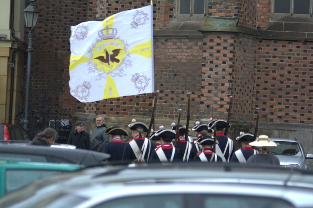 Apel, defilada i rekonstrukcja oblężenia twierdzy Brzeg [galeria zdjęć + wideo]