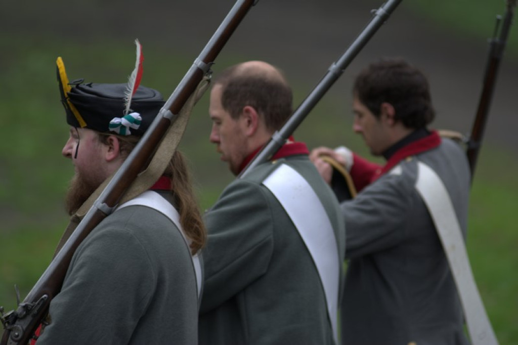 Apel, defilada i rekonstrukcja oblężenia twierdzy Brzeg [galeria zdjęć + wideo]