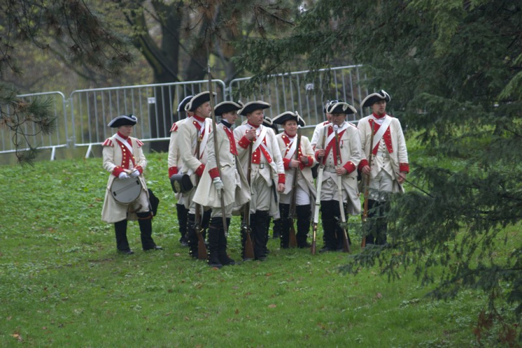 Apel, defilada i rekonstrukcja oblężenia twierdzy Brzeg [galeria zdjęć + wideo]