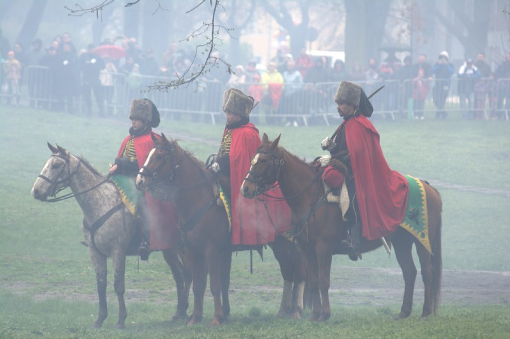 Apel, defilada i rekonstrukcja oblężenia twierdzy Brzeg [galeria zdjęć + wideo]