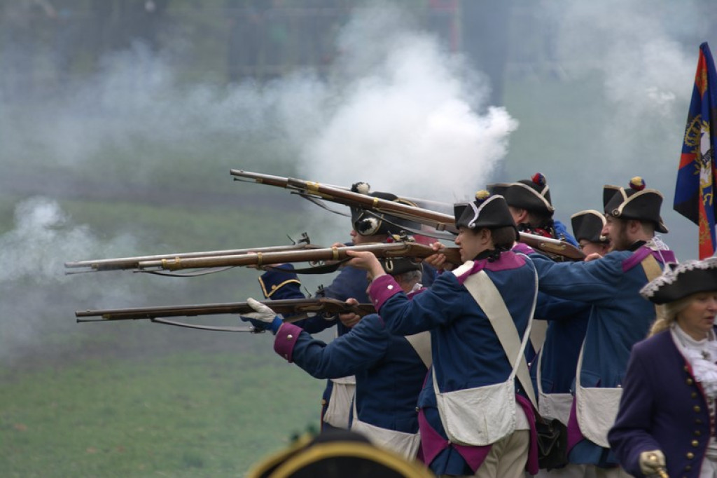 Apel, defilada i rekonstrukcja oblężenia twierdzy Brzeg [galeria zdjęć + wideo]