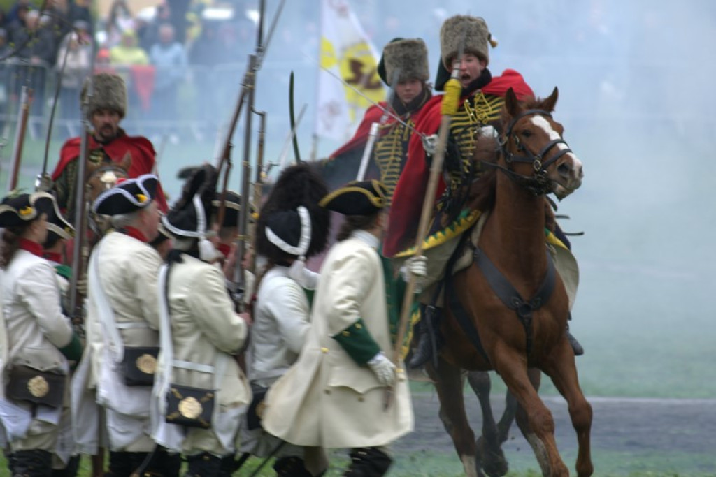 Apel, defilada i rekonstrukcja oblężenia twierdzy Brzeg [galeria zdjęć + wideo]