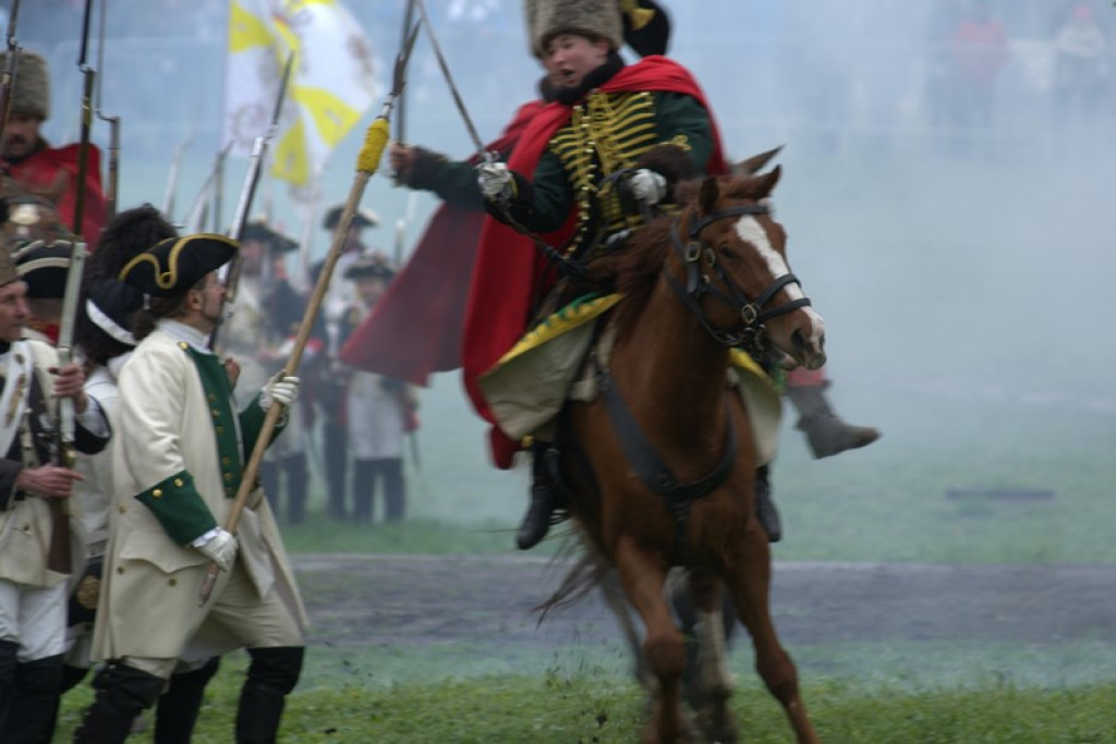 Apel, defilada i rekonstrukcja oblężenia twierdzy Brzeg [galeria zdjęć + wideo]