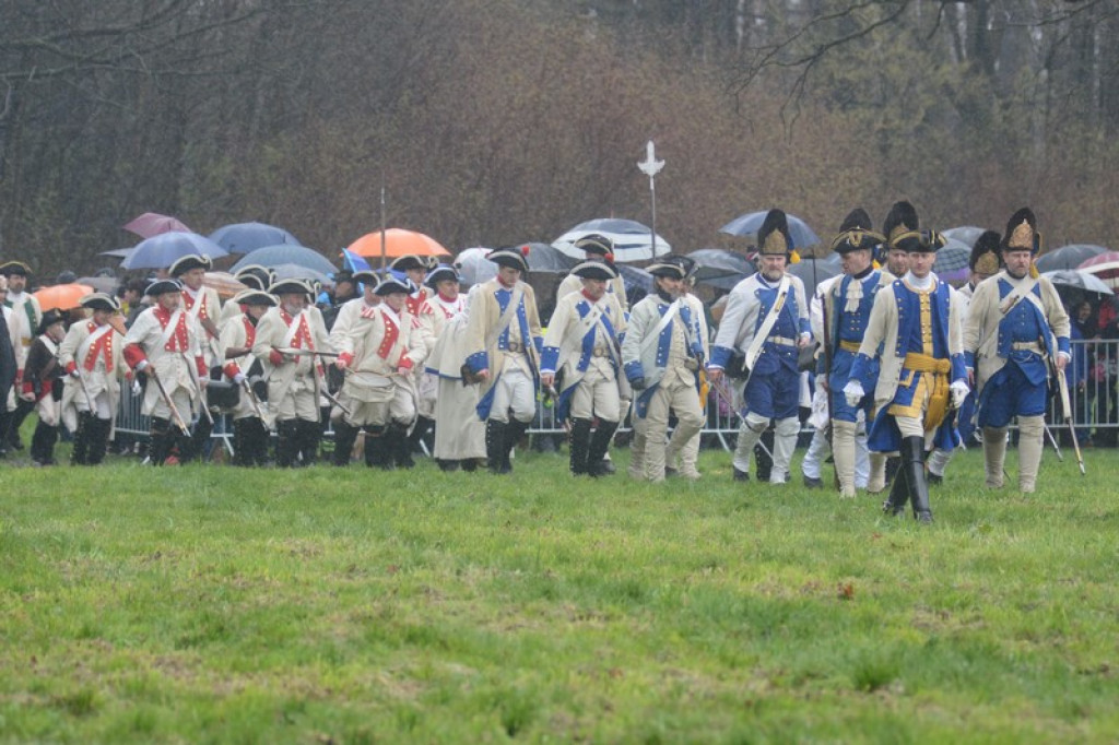 Inscenizacja bitwy pod Małujowicami [galeria zdjęć + wideo]