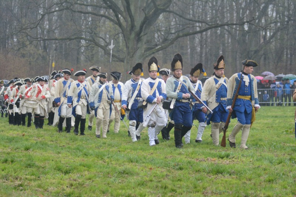 Inscenizacja bitwy pod Małujowicami [galeria zdjęć + wideo]