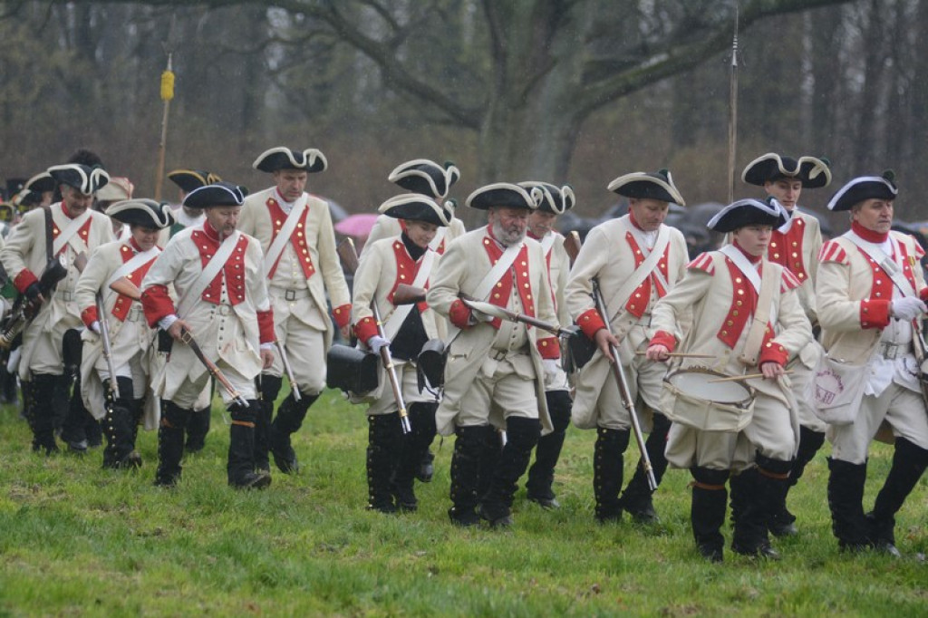 Inscenizacja bitwy pod Małujowicami [galeria zdjęć + wideo]