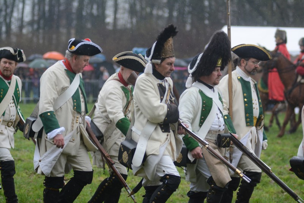 Inscenizacja bitwy pod Małujowicami [galeria zdjęć + wideo]