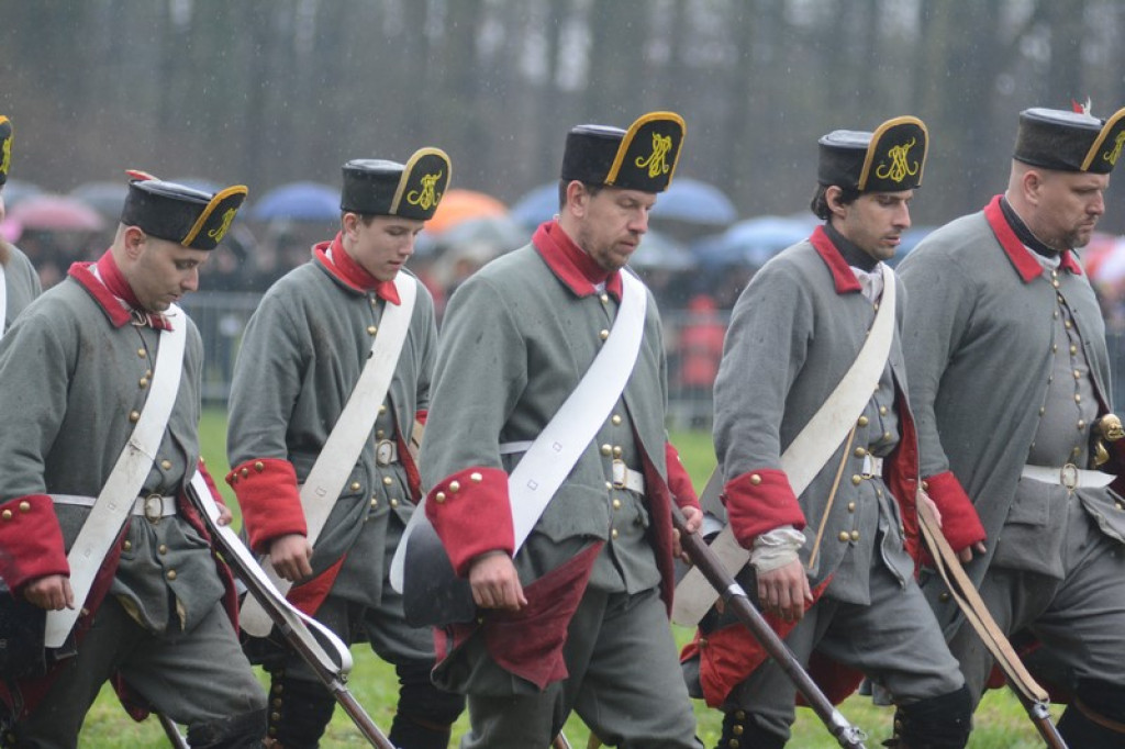 Inscenizacja bitwy pod Małujowicami [galeria zdjęć + wideo]