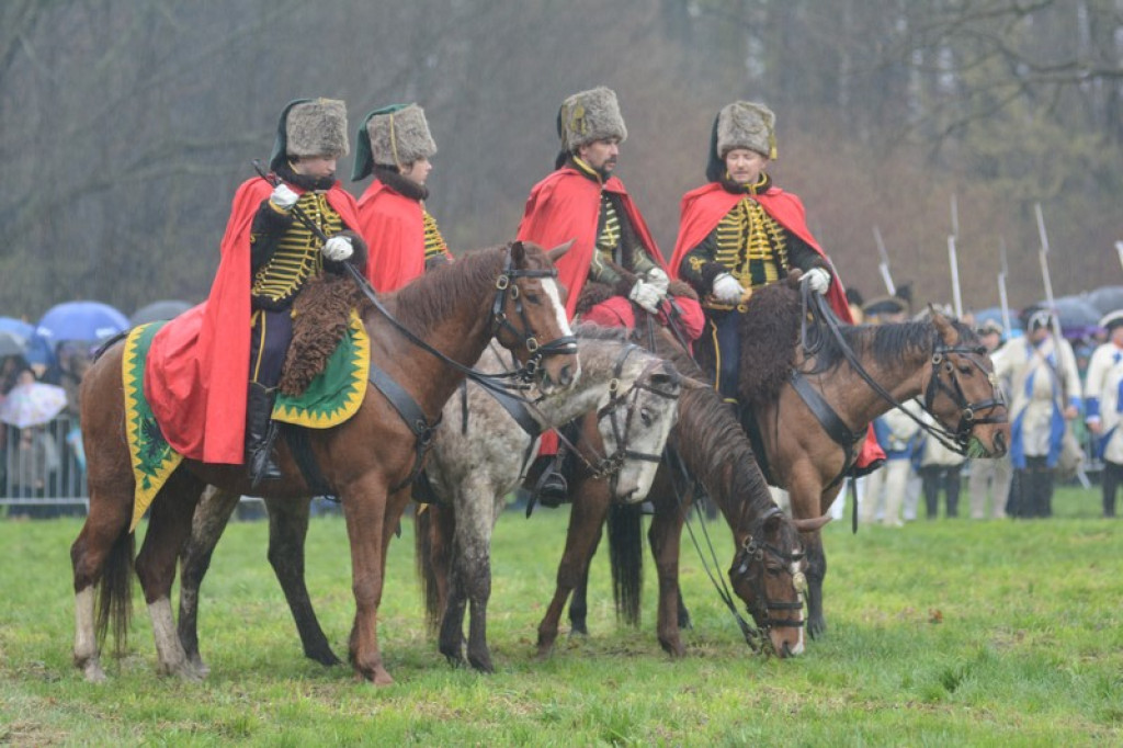 Inscenizacja bitwy pod Małujowicami [galeria zdjęć + wideo]