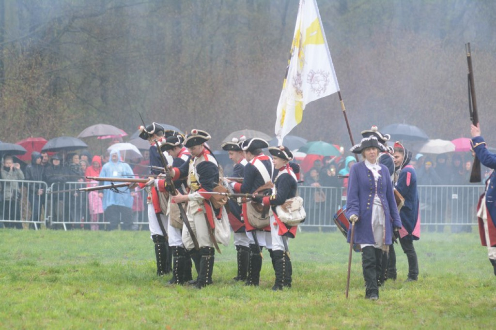 Inscenizacja bitwy pod Małujowicami [galeria zdjęć + wideo]